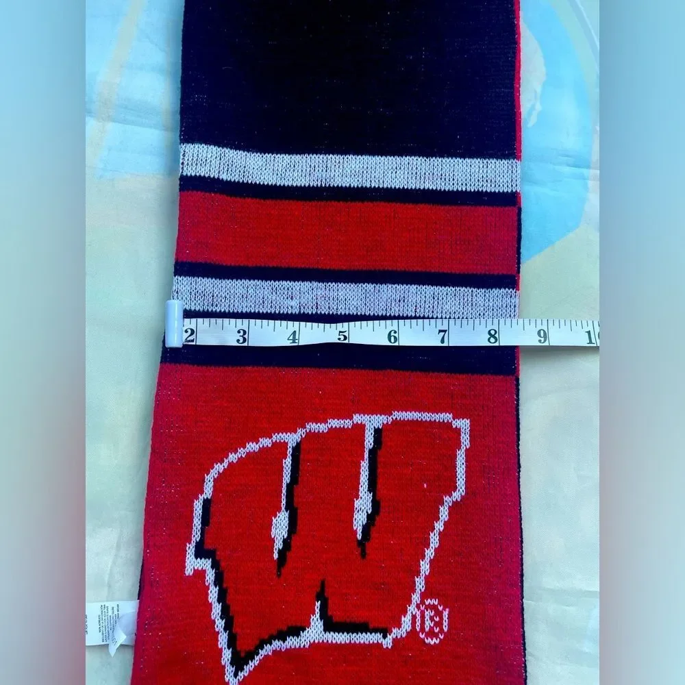 Foco Collectibles Wisconsin Reversible Knit Scarf New